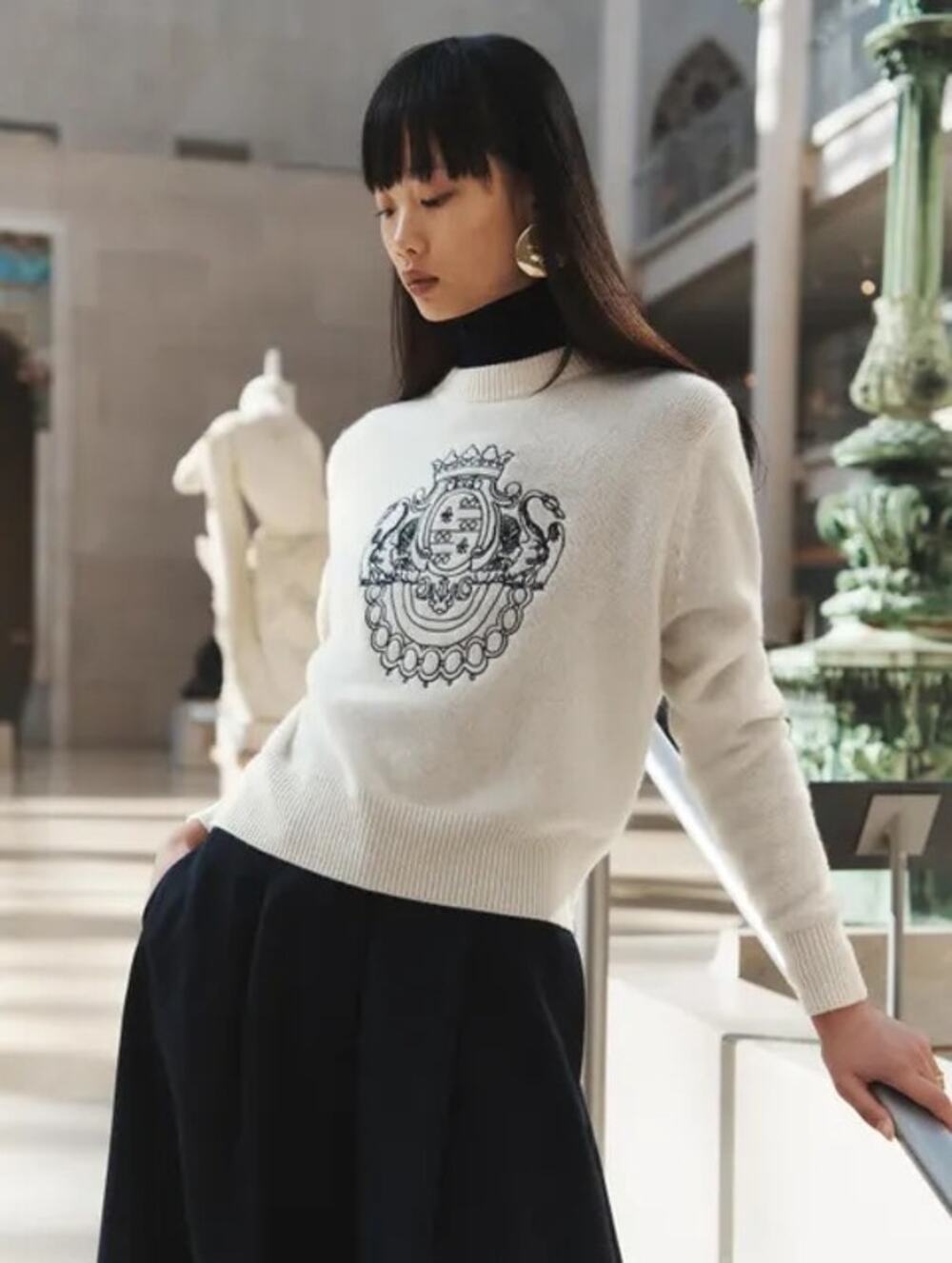 White + Warren x The Met Cashmere Coat of Arms Embroidered Crewneck Sweater XS